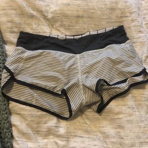 Lululemon 2.5” Speed Up Shorts